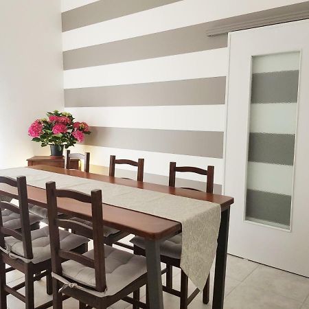 Modern Flat With Panoramic Terrace In Zuccarello Apartment Luaran gambar