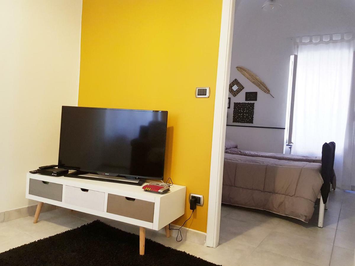 Modern Flat With Panoramic Terrace In Zuccarello Apartment Luaran gambar