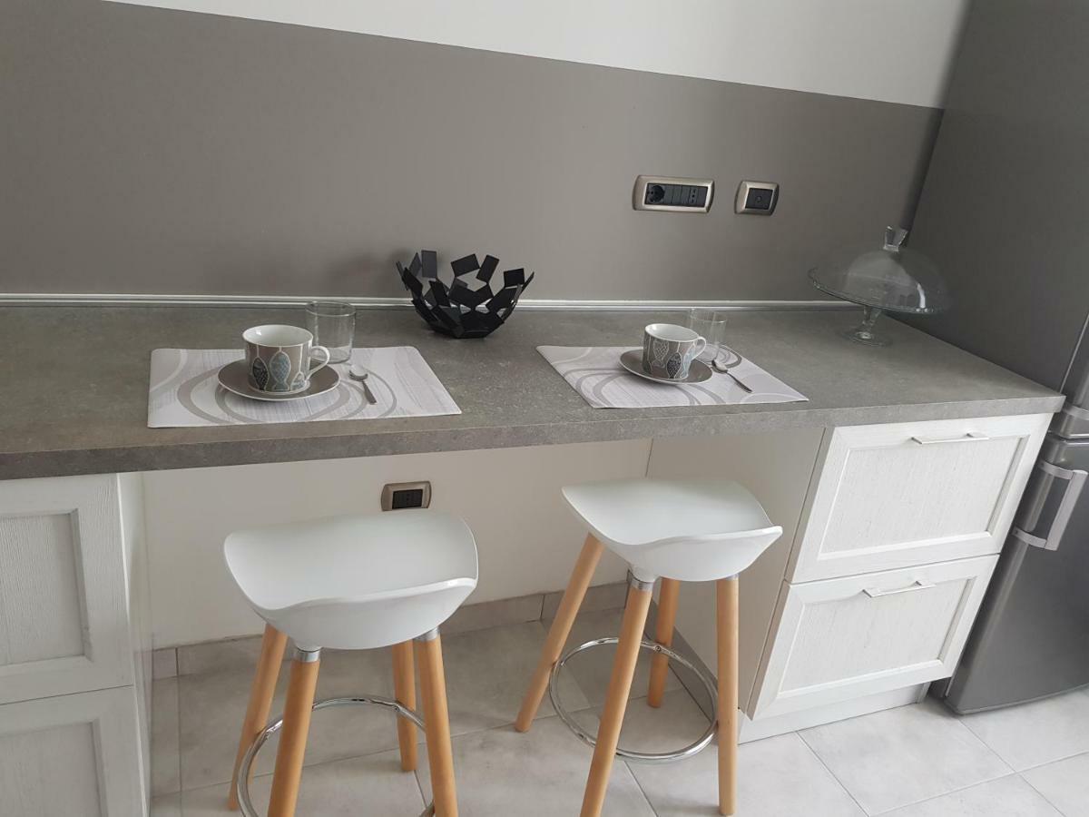 Modern Flat With Panoramic Terrace In Zuccarello Apartment Luaran gambar